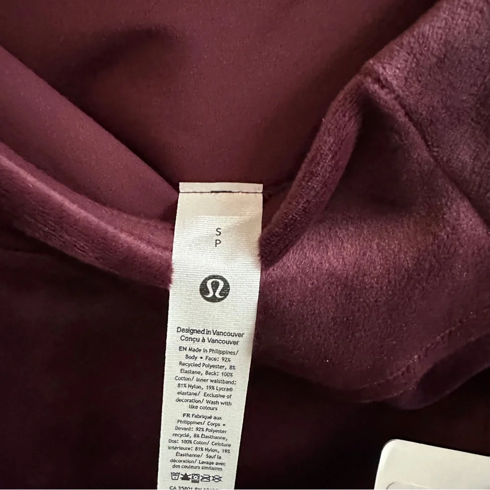 NWT Lululemon Scuba HighRise Mini Skirt Velvet in Garnet Sz S - Picture 3 of 15